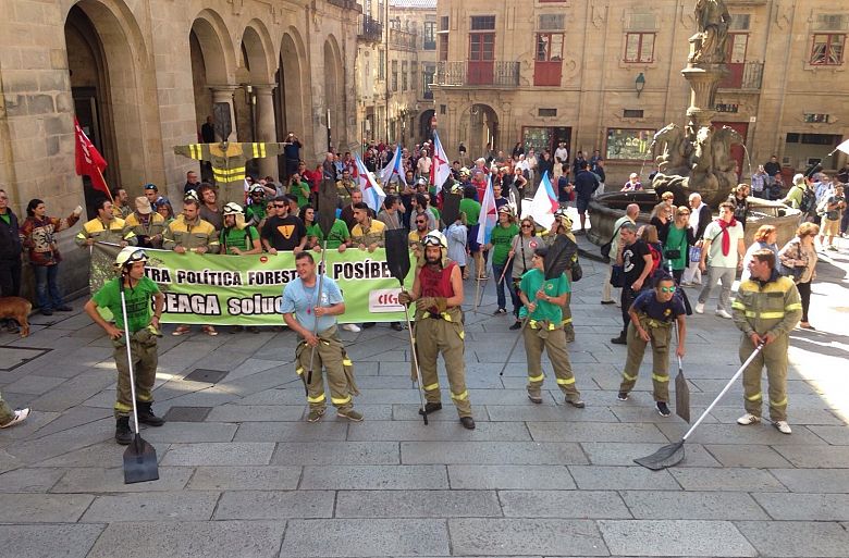 2016 09 23 MarchaSeagaOfrendaFloralSantiago07.jpg